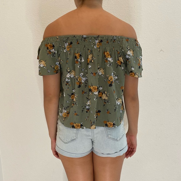 Xhileration green floral off the shoulder top - Picture 8 of 8